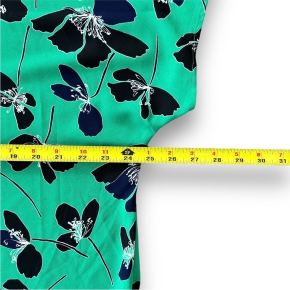 Anne Klein • Floral Blouse - Picture 5 of 6